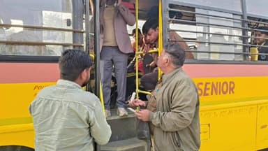 रामपुर: सिविल लाइन क्षेत्र में यात्री कर अधिकारी ने दो स्कूली बस संचालकों पर की कार्रवाई, दिए जरूरी निर्देश