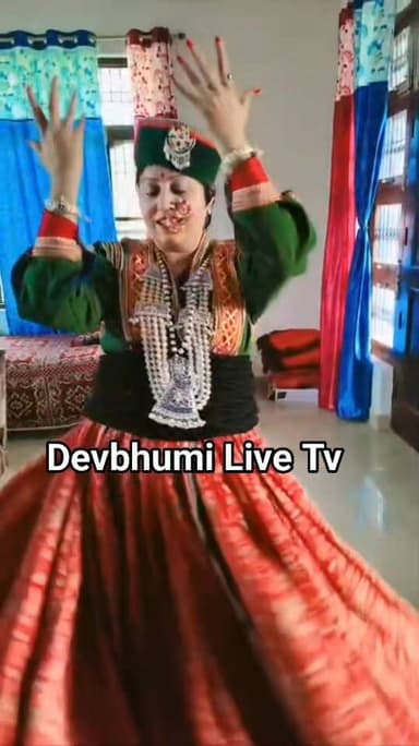 टुकुर टुकुर देखते हो क्या गोर से ......