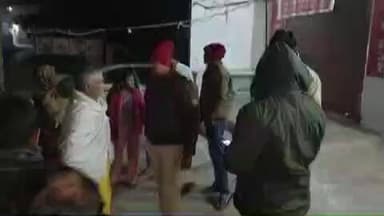 करछना: घोड़ेडीह नहर पुलिया के पास सर्राफा व्यापारी को गोली मारकर सोने-चांदी के आभूषण से भरा बैग लूट लिया गया
