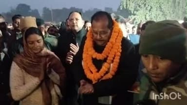 नौडीहा बाज़ार: चराई टू पंचायत में वित्त मंत्री राधाकृष्ण किशोर ने दीप जलाकर धान अधिप्राप्ति केंद्र का उद्घाटन किया