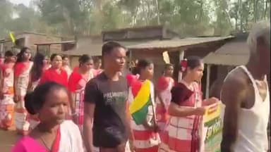 জামবনি: ঝাড়খণ্ড সীমান্তে অবস্থিত মুনিয়াদা মান্ডিচকে অনুষ্ঠিত হলো সাঁওতালি ভাষা বিজয় দিবস