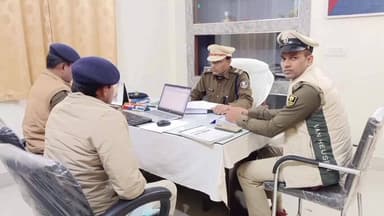 पुपरी: सुरसंड पुलिस इंस्पेक्टर परसुराम सिंह ने भिट्ठा थाने का किया निरीक्षण