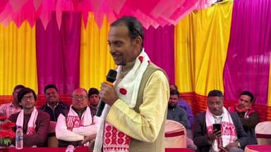 বিলাসীপাৰা ভাগ: কচলাটাৰীত বিজেপিৰ সভাত উপস্থিত হৈ চৰকাৰৰ বিভিন্ন আচনিলৈ ৰাইজৰ সৈতে আলোচনা কৰে প্ৰাক্তন বিধায়ক অশোক কুমাৰ সিংঘীই