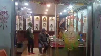 पाकरटांड: सिमडेगा: मनोहरपुर रोड स्थित सोनी ज्वेलर्स से लाखों की ज्वेलरी चोरी, सीसीटीवी में कैद