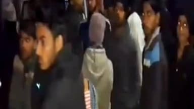 जहानाबाद में ज्वेलरी दुकानदार से पांच लाख के आभूषण व नकदी की लूट,
#BiharNews #viralposts #tranding #न्यूज़ #samratchoud...