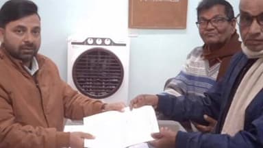 सरैयाहाट: सरैयाहाट प्रखंड सभागार में झा० राज्य पेंशनर समाज की बैठक, सीओ को सौंपा मांग पत्र