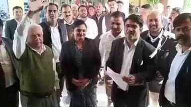 धरियावद: बार एसोसिएशन धरियावद ने अरावली पर्वत श्रृंखला के संबंध में आदेश को शीघ्र निरस्त करने की मांग की, SDM को सौंपा ज्ञापन