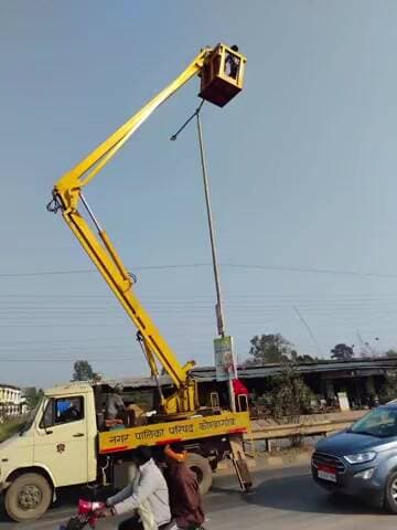 कोंडागांव: राष्ट्रीय राजमार्ग में स्ट्रीट लाइट सुधार कार्य जारी है