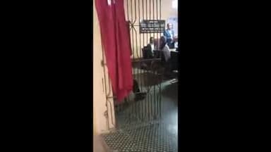 ठाकुरगंगटी: ठाकुर गंगटी प्रखंड के मानिकपुर पंचायत सचिवालय में एसबीआई भगैया शाखा प्रबंधक ने अन्नदाता को सम्मानित किया