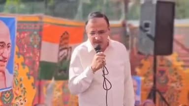 बाड़मेर: बाड़मेर सांसद उम्मेदाराम बेनीवाल का संबोधन, मनरेगा योजना को कमजोर करने और महात्मा गांधी के नाम हटाने को लेकर