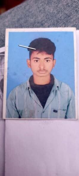 रौशन कुमार साह पिता लीलू साह थाना जाले जिला दरभंगा बिहार का निवासी है। इस लड़का का उम्र 20 वर्ष हैं। यह लड़का लापता हो ...