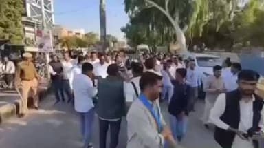 पचपदरा: मनरेगा का नाम बदलने के विरोध में कांग्रेस ने किया प्रदर्शन, राष्ट्रपति के नाम सौंपा ज्ञापन