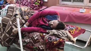 मंझनपुर: शहजादपुर में संदिग्ध हालात में जहर सेवन, 55 वर्षीय व्यक्ति की हालत गंभीर, निजी अस्पताल में इलाज जारी