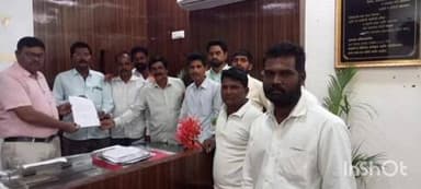 गडचिरोली: सिरोंचा तालुक्यातील हमीभाव धान खरेदी केंद्र तात्काळ सूरू करा, शेतकऱ्यांचे जिल्हाधिकारी याना निवेदन