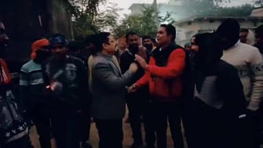 Social media पर वायरल हुआ वीडियो।
देखिए वीडियो,,,,,,,,,,,
#hilightsfollowers #viralvideochallenge #videoviral #follower...