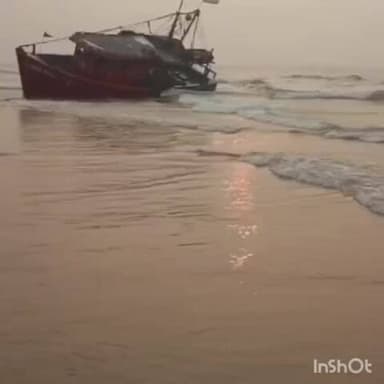 କାକଟପୁର: ଦେବୀ ମୁହାଁଣ ରେ ଫସିଲା ଟ୍ରଲର, ସୁରକ୍ଷିତ ଭାବେ ୬ ଜଣ ମସ୍ଚ୍ୟଜୀବି ଉଦ୍ଧାର