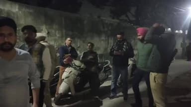 ਅੰਮ੍ਰਿਤਸਰ 2: ਨਿਮਲਾ ਮਿਲ ਇਲਾਕੇ ਦੇ ਵਿੱਚ ਚੱਲੀ ਗੋਲੀ ਲੱਗਣ ਨਾਲ ਇਕ ਵਿਅਕਤੀ ਹੋਇਆ ਜਖਮੀ ਪੁਲਿਸ ਕਰ ਰਹੀ ਹੈ ਜਾਂਚ