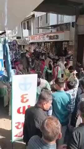 ગારિયાધાર: વાલમધામ–ગારીયાધારના આંગણે વાલમપીર બાપાની સમાધી સ્થાને 52 ગજની ધજાનો ભવ્ય ઉત્સવ
#