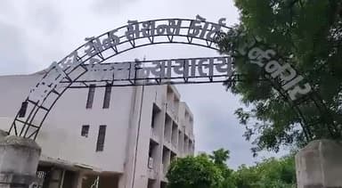 વઢવાણ: સુરેન્દ્રનગર કોટે અલગ અલગ કેસમાં પાંચ શખ્સોને ચેક રિટર્ન કેસમાં સજા એક વર્ષની ફટકારી