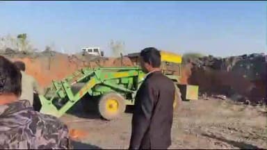 ચોટીલા: ચોટીલા પ્રાંત અધિકારી અને તેમની ટીમ દ્વારા થાનગઢમાં ગેરકાયદેસર કોલસા ખનન પર તંત્રની કાર્યવાહી શરૂ