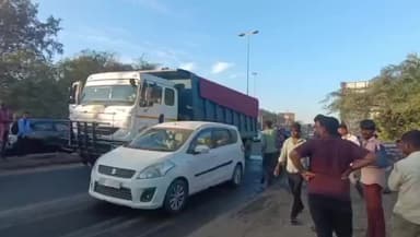 અંકલેશ્વર: ઉમા ભવન રેલવે ફાટક નજીક ટ્રકના ચાલકે બાઈક ચાલકને ટક્કર મારતા તેને ગંભીર ઈજા થતા તેનું કરુણ મોત નીપજ્યું હતું.