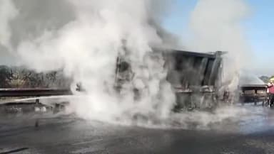 અંકલેશ્વર: અંકલેશ્વર નેશનલ હાઈવે ઉપર મુલદ ચોકડી નજીક હાઇવા ટ્રકમાં આગ લાગતા દોડધામ મચી જવા પામી હતી