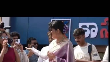 పలమనేరు: పలమనేరులో యాంకర్ అనసూయ సందడి కాసం వస్త్ర దుకాణాన్ని ప్రారంభించిన అనసూయ