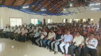 ವಿರಾಜಪೇಟೆ: ಪಟ್ಟಣದ ಅಂಬೇಡ್ಕರ್ ಭವನದಲ್ಲಿ ಬಿ ಜೆ ಪಿ ತೊರೆದು ಕಾಂಗ್ರೆಸ್ ಸೆರ್ಪಡೆ