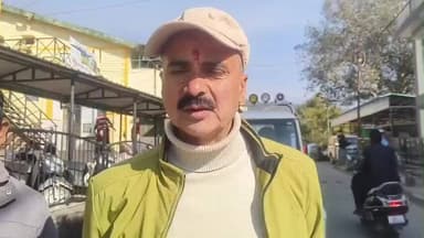 चमोली: राइक गोपेश्वर की छात्रा भालू को देखकर गिरने से चोटिल हुई, उपचार के बाद वन विभाग के वाहन से घर भेजा गया: प्रदीप कुमार