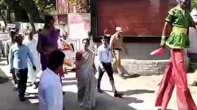 நாமக்கல்: அரசு மகளிர் கலைக்கல்லூரியில் தமிழ் வளர்ச்சி துறையின் சார்பில் நடைபெற்ற விழிப்புணர்வு பேரணியில் மாவட்ட ஆட்சியர் பங்கேற்றார்