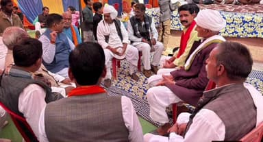 सीहोर: विधायक सुदेश राय ग्राम अजमत नगर पहुंचे, कार्यक्रम में हुए शामिल और ग्रामीणों की समस्याओं को जाना