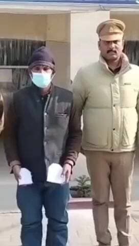 बेहट: गंदेवड़ नहर पुल से पुलिस ने नशा तस्कर को चरस के साथ दबोचा