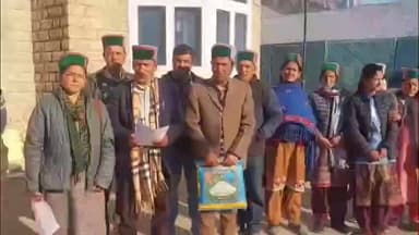 सांगला: सांगला में युवक की मारपीट मामले में पीड़ित युवक के परिवार ने तहसीलदार को सौंपा ज्ञापन