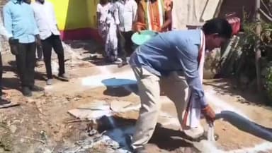 జుక్కల్: ఇందిరమ్మ ఇళ్ల నిర్మాణం కోసం ముగ్గు వేసిన సర్పంచ్, ఇల్లు మంజూరైన లబ్ధిదారులు సద్వినియం చేసుకోవాలి : కార్యదర్శి సందీప్