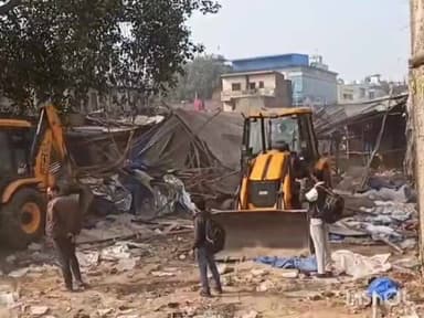 गुरुग्राम: गैंगस्टर रिक्की की अवैध मंडी पर चला बुलडोजर, सरकारी जमीन पर बनी 40 दुकानें तोड़ी गईं