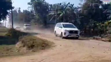 মাৰ্ঘেৰিটা: ১ নং মহং গাঁৱত দুৰ্ঘটনাত পতিত হৈ মৃত্যু হোৱা ঐশ্বৰ্য মৰাণৰ পৰিয়াললৈ চেক প্ৰদান বিধায়ক ভাস্কৰ শৰ্মাৰ