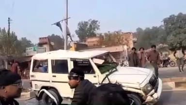 हंडिया: बिंदा में बाइक सवार को बचाने के प्रयास में बोलेरो डिवाइडर से टकराई