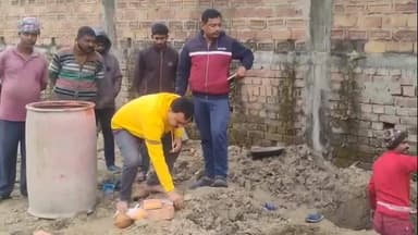 পুরাতন মালদা: নজরপুর এলাকায় কমিউনিটি টয়লেটের কাজের সূচনা,উপস্থিত পঞ্চায়েত সমিতির পূর্ত কর্মাধ্যক্ষ অশোক সরকার