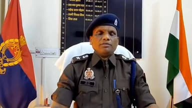 #बांदा कोतवाली नगर क्षेत्र के स्वराज कालोनी के पास एक बछड़े का सिर मिलने की सूचना पर तत्काल पुलिस द्वारा मौके पर जाकर ब...