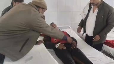 #रसूलाबाद समीप ई रिक्शा पलटने से 4 लोग घायल सीएचसी में उपचार के बाद एक हैलट रेफर।