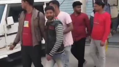 বারুইপুর: বেআইনি মাটি কাটার অভিযোগে গ্রেপ্তার ৯জন বারুইপুরে