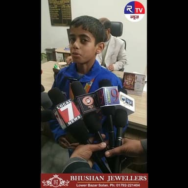 पुलकित ठाकुर ने 25 किलोभार वर्ग में गोल्ड मेडल जीता, उपनिदेशक कार्यालय में बच्चों को किया गया सम्मानित।
#sirmour #hima...