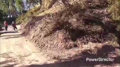 पच्छाद: सड़क किनारे पड़ा मलबा बन रहा हादसों का कारण, लोगों को झेलनी पड़ रही परेशानी