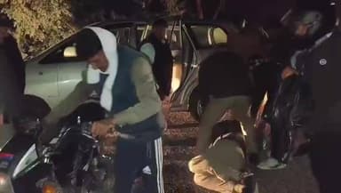 मानवता की मिसाल बने सांसद किशोरी लाल शर्मा, घायल सिपाही को अपनी गाड़ी से भिजवाया अस्पताल #viralvideo #amethinews