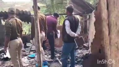 আমতা ২: আমতার ঝামটিয়ায় ঘুমন্ত অবস্থায় একই পরিবারের চারজনের আগুনে পুড়ে মৃত্যুর ঘটনা তদন্তে ফরেনসিক টিম