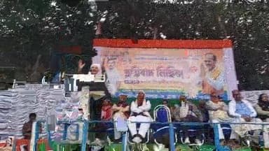 রাণীনগরে বক্তব্য রাখছেন অধীর বাবু...