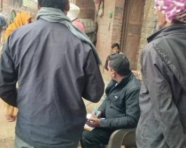 बिल्हौर: उत्तरीपुरा के लक्ष्मणपुर गांव में ग्रामीणों की सुविधा के लिए लगाया गया बिजली कैंप