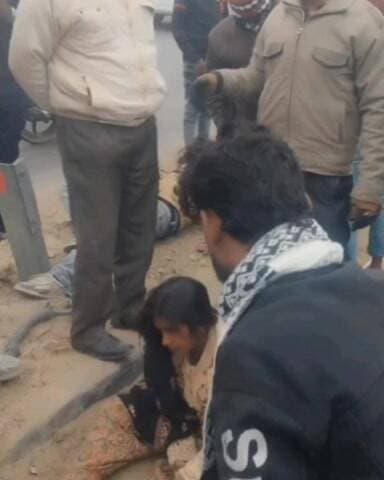 बिल्हौर: चौबेपुर में बाइक डिवाइडर से टकराई, भाई-बहन गंभीर रूप से घायल