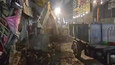 ক্যানিং ১: ক্যানিং বাজারে নিকাশি নালা তৈরির কাজ শুরু করলো প্রশাসন, জল জমার হাত থেকে রেহাই মিলবে বলে দাবি