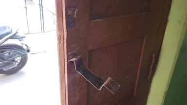 நத்தம்: வீட்டின் பூட்டை உடைத்து நகை பணம் கொள்ளை நத்தத்தில் பரபரப்பு